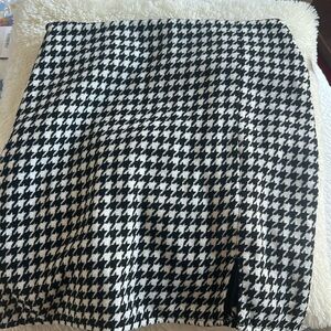 Houndstooth skirt